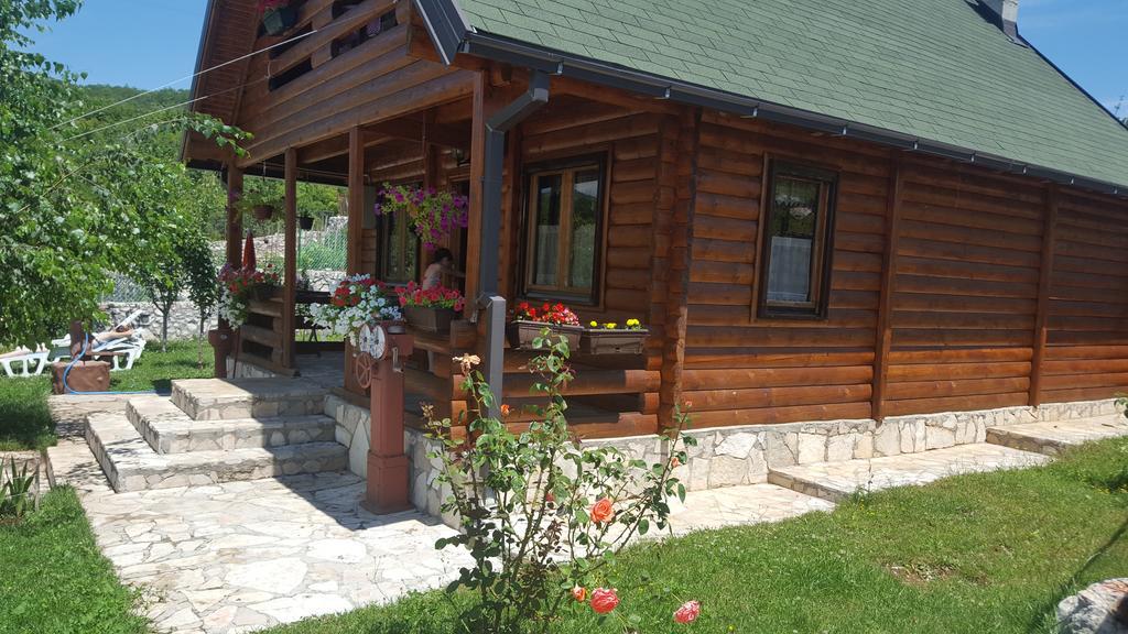 Holiday Home Zoric Niksic Ngoại thất bức ảnh